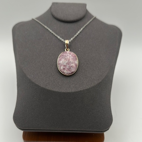 Oval Sparkling Pink Tourmaline Quartz Pendant in Silver 925 Setting on Chain - Picture 2 of 15